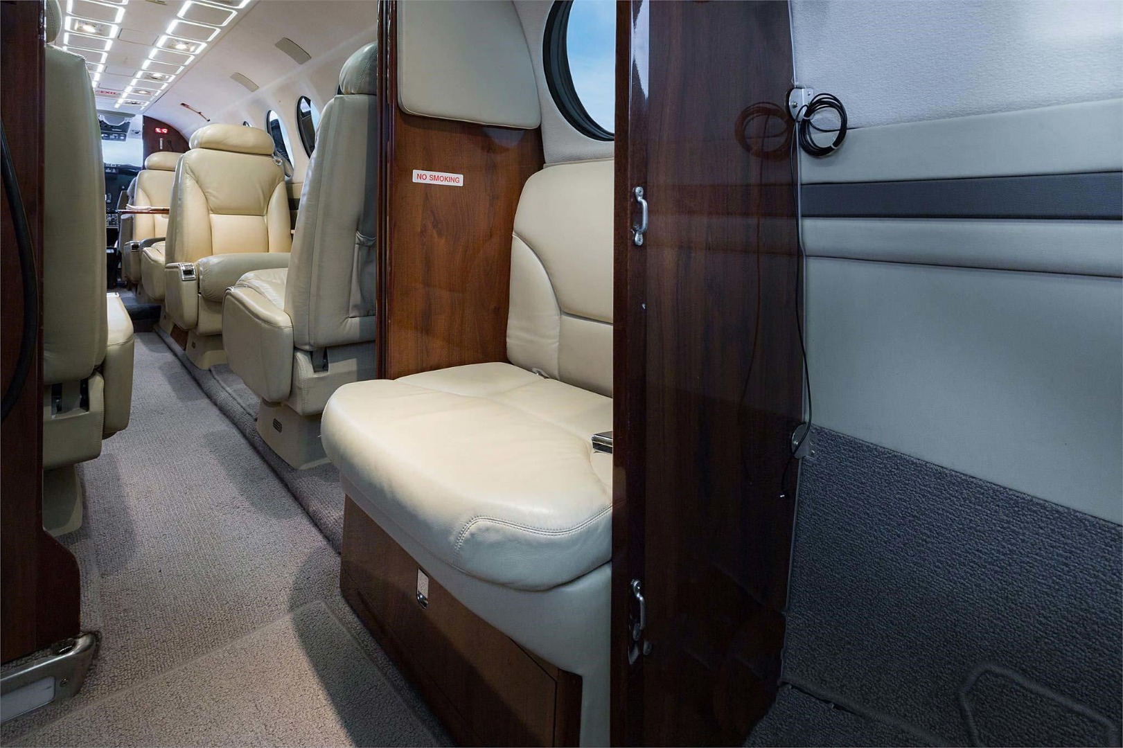 KING AIR 350 2.jpg